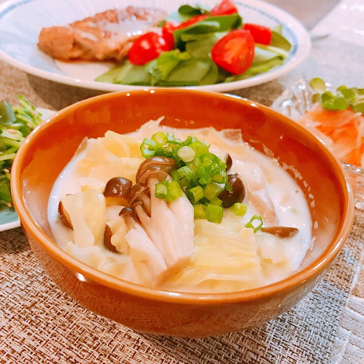 中華風♡キャベツの豆乳スープ